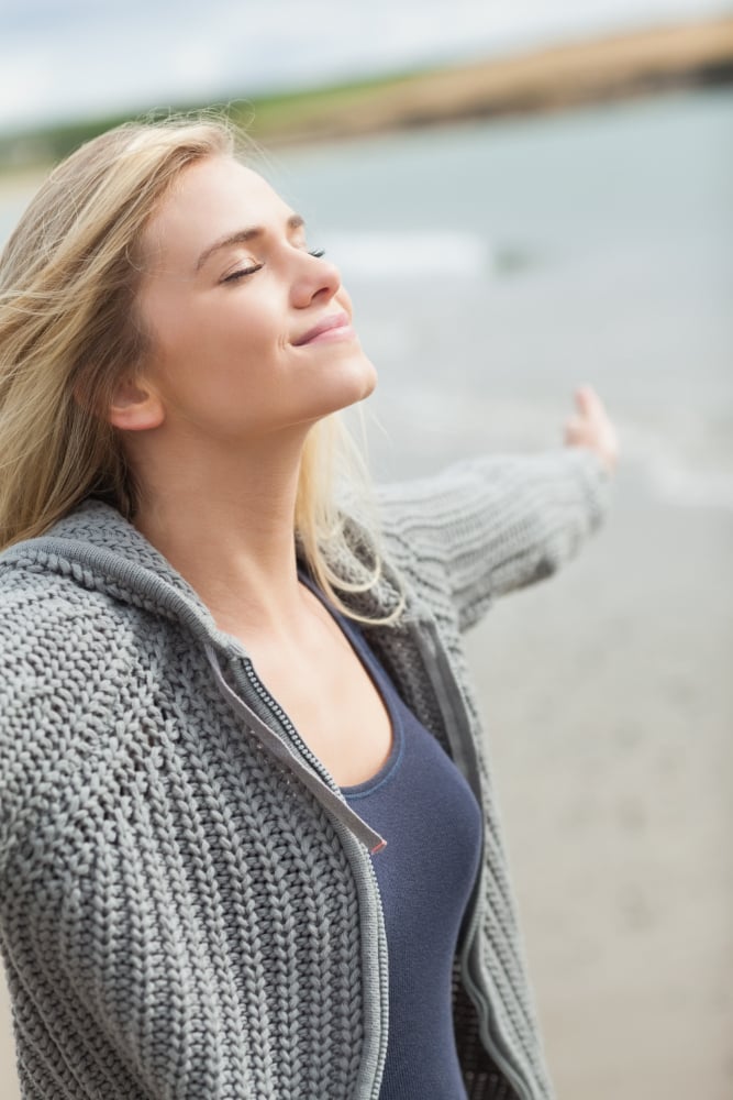 Salt stone sauna is combined with infrared rays to help relieve stress and  fatigue for the body. The heated salt produces negative ions, which have  the effect of air conditioning to help